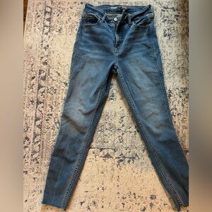 Old Navy Women's Skinny Jeans in Blue